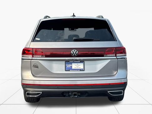 Used 2024 Volkswagen Atlas SE FWD image 4