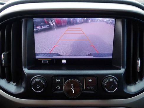 Used 2019 Chevrolet Colorado Z71 AWD/4WD image 17