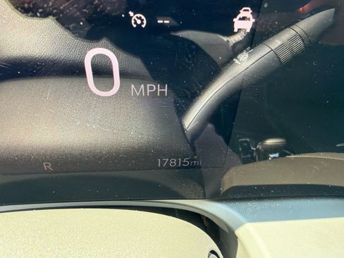 Used 2024 Buick Encore GX Preferred FWD image 10