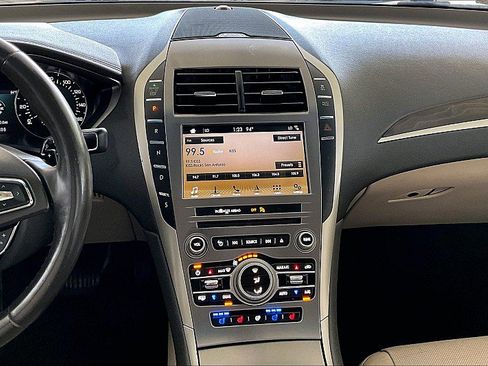 Used 2018 Lincoln MKZ Reserve w/ Climate Package FWD image 4