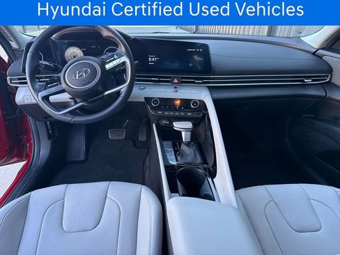 Certified 2023 Hyundai Elantra Limited w/ Preferred Accessory Package image 19