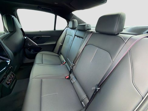 New 2026 BMW M5 w/ Carbon Package image 21