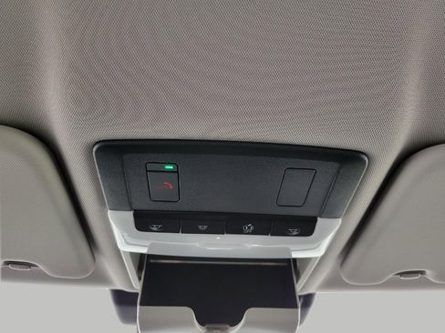 Used 2024 Mitsubishi Outlander AWD image 18