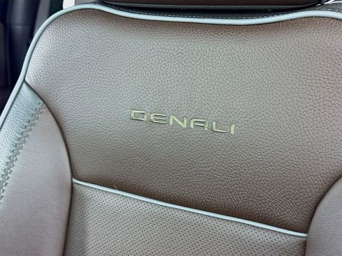 Used 2024 GMC Sierra 1500 Denali w/ Technology Package AWD/4WD image 19