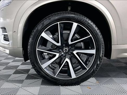Used 2023 Volvo XC90 B6 Plus AWD/4WD image 9
