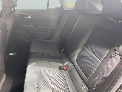 Used 2025 Chevrolet Trax LT w/ LT Convenience Package FWD image 13