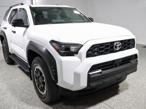 Used 2025 Toyota 4Runner TRD Off-Road Premium AWD/4WD image 5