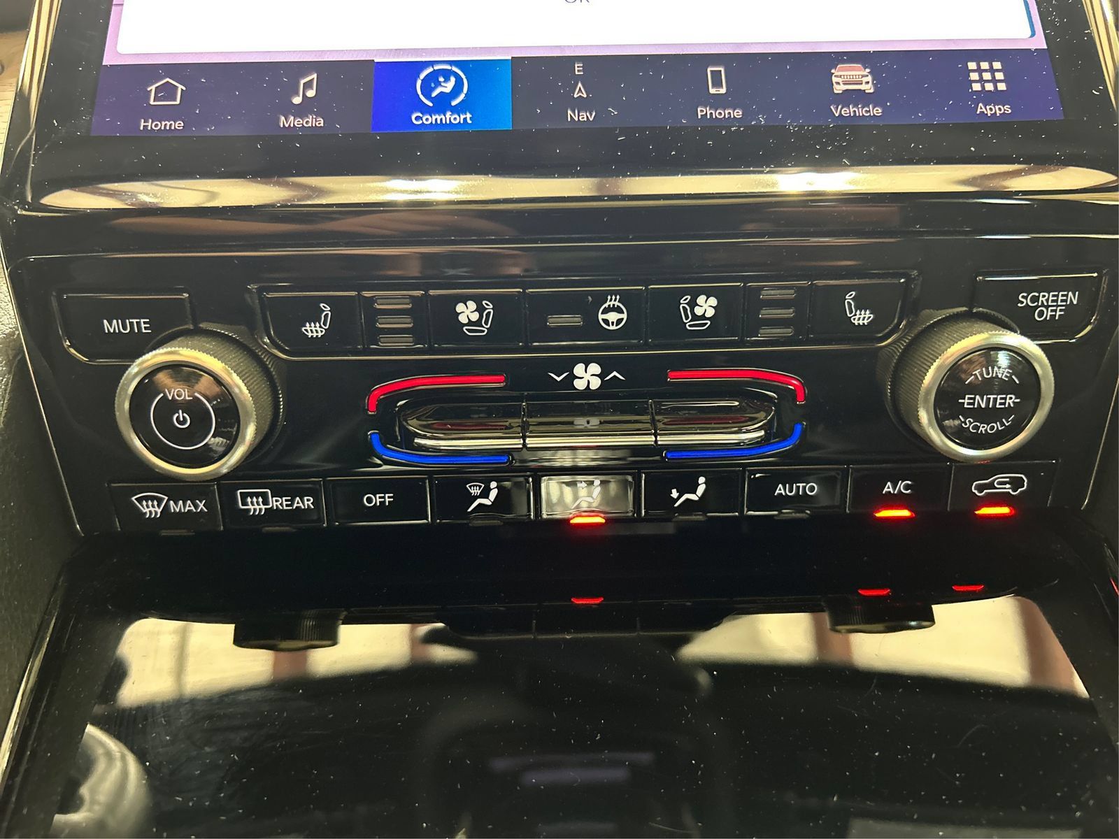Used 2023 Jeep Grand Cherokee Summit AWD/4WD image 27