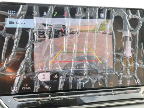 Used 2025 Volkswagen Tiguan SE image 5