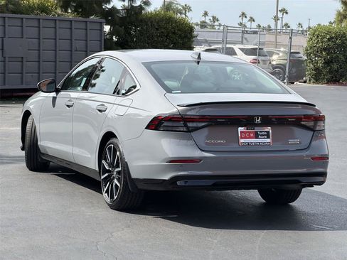 Used 2025 Honda Accord Touring image 5