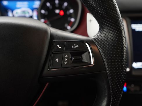 Used 2019 Maserati Levante GTS AWD/4WD image 26