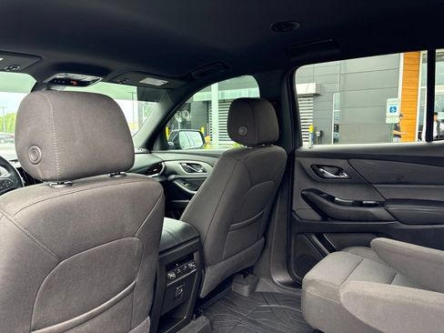 Used 2023 Chevrolet Traverse LT FWD image 21
