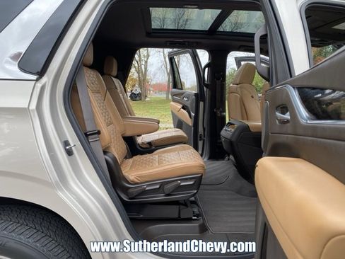 Used 2021 Cadillac Escalade Premium Luxury w/ LPO, Illumination Package image 37