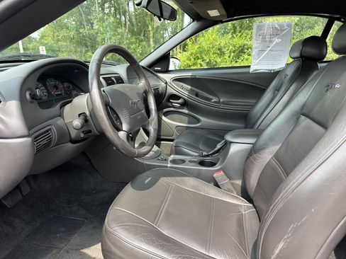 Used 2003 Ford Mustang Convertible RWD image 17