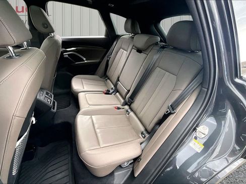 Used 2025 Audi Q5 Premium w/ Convenience Package AWD/4WD image 22