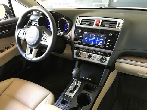 Used 2017 Subaru Outback 2.5i Limited image 8