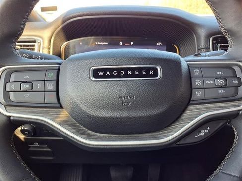 Certified 2024 Jeep Wagoneer L Series III w/ Flexible Seating Group AWD/4WD image 17