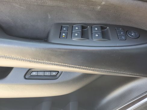 Used 2017 Cadillac Escalade ESV Platinum image 31