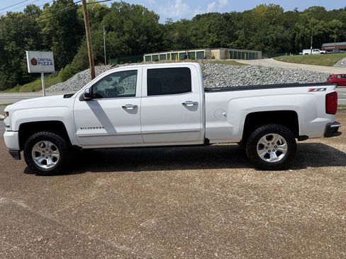 Used 2017 Chevrolet Silverado 1500 LTZ Z71 w/ LTZ Plus Package AWD/4WD image 6