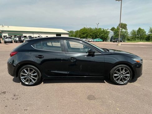 Used 2018 MAZDA MAZDA3 Touring FWD image 33