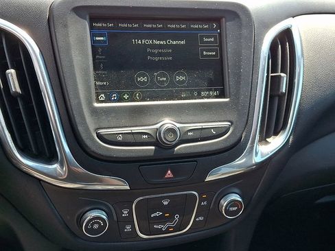 Used 2019 Chevrolet Equinox LT FWD image 17