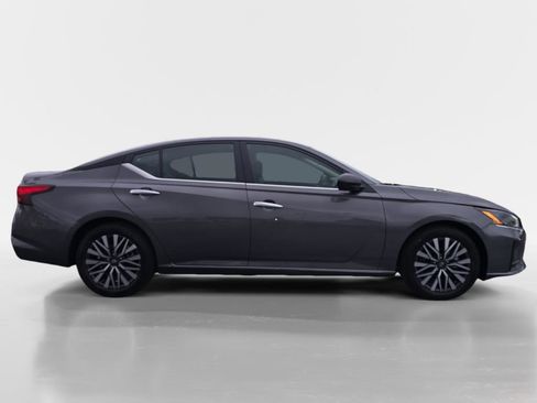 New 2025 Nissan Altima 2.5 SV image 7