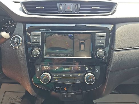 Used 2019 Nissan Rogue SV w/ Sun & Sound Touring Package FWD image 23