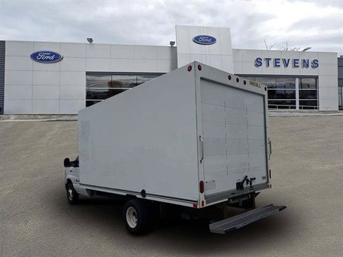 Certified 2024 Ford E-450 and Econoline 450 Super Duty w/ Power Windows & Locks Group RWD image 4
