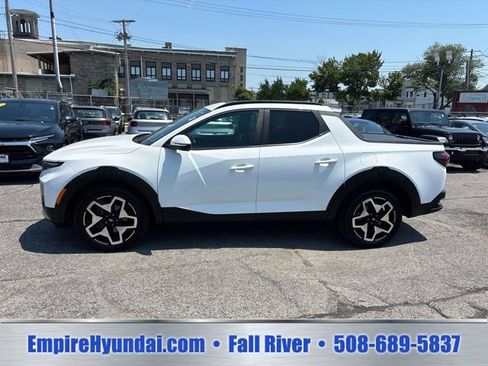 Used 2024 Hyundai Santa Cruz Limited AWD/4WD image 2