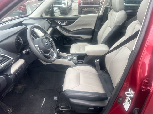 Used 2023 Subaru Forester Limited image 20