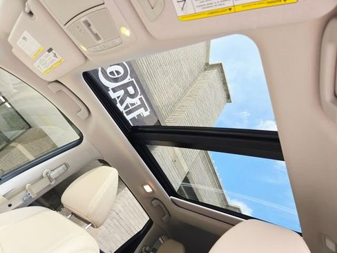 Used 2016 Nissan Rogue SL w/ SL Premium Package image 10