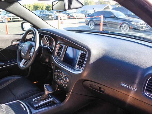 Used 2017 Dodge Charger SXT w/ Plus Group image 17