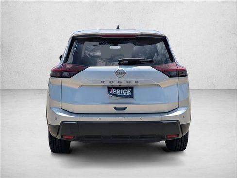 Used 2024 Nissan Rogue S FWD image 7