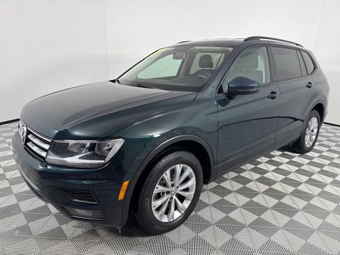 Used 2018 Volkswagen Tiguan S image 9