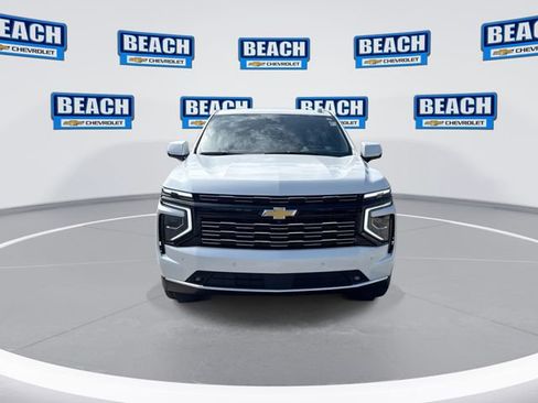 Used 2025 Chevrolet Suburban High Country AWD/4WD image 3