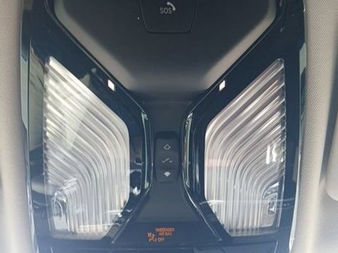 Used 2026 BMW X7 xDrive40i AWD/4WD image 29