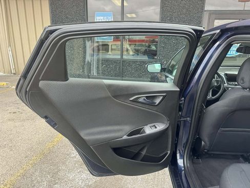 Used 2017 Chevrolet Malibu LT image 21