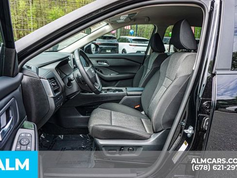 Used 2025 Nissan Rogue SV image 19