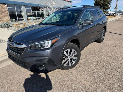 Used 2022 Subaru Outback Premium image 1