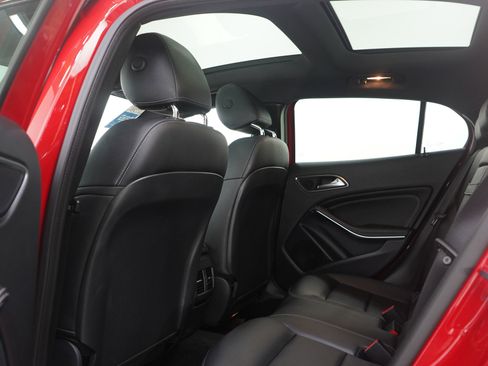 Used 2019 Mercedes-Benz GLA 250 4MATIC w/ Premium Package image 20