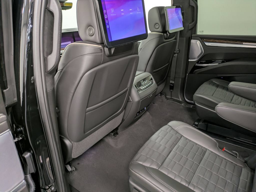 Used 2026 Cadillac Escalade Platinum Sport w/ LPO, Floor Liner Package AWD/4WD image 24