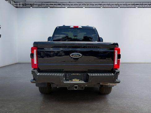 Used 2025 Ford F250 XLT w/ Black Appearance Package AWD/4WD image 4