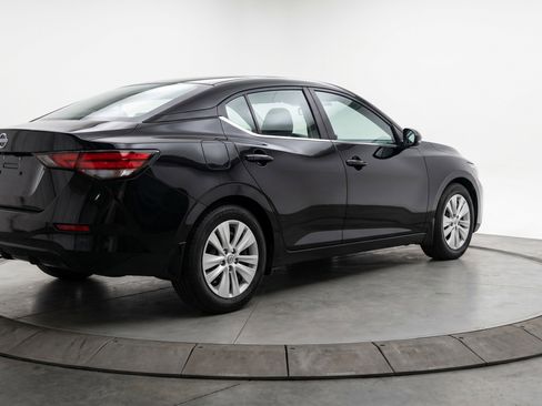 Used 2025 Nissan Sentra S FWD image 9