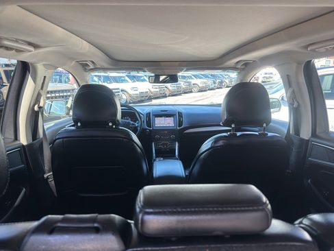Used 2019 Ford Edge SEL w/ Equipment Group 201A image 27