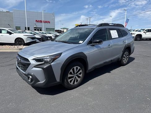 Used 2025 Subaru Outback Premium w/ Popular Package #1A AWD/4WD image 7