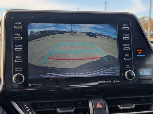 Used 2019 Toyota C-HR XLE image 17