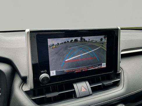 Used 2025 Toyota RAV4 XLE AWD/4WD image 14
