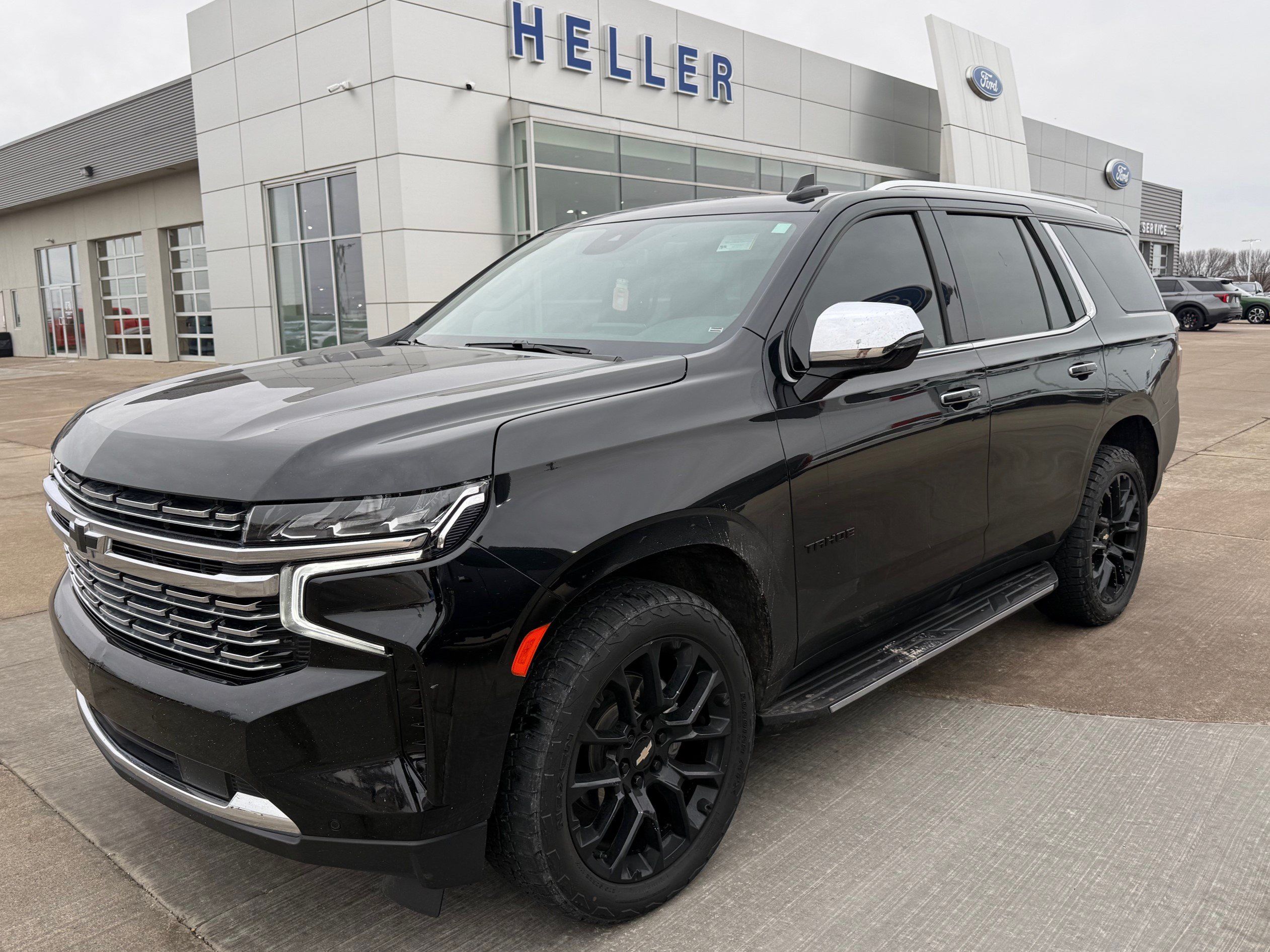 Used 2023 Chevrolet Tahoe Premier AWD/4WD image 3