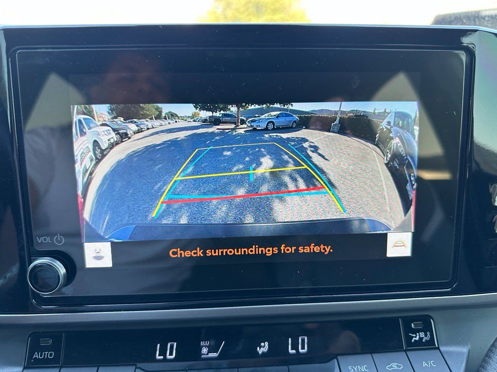 Used 2025 Toyota Camry SE FWD image 12