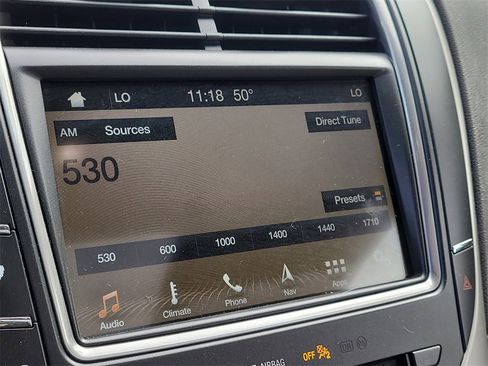 Used 2017 Lincoln MKX Reserve image 21